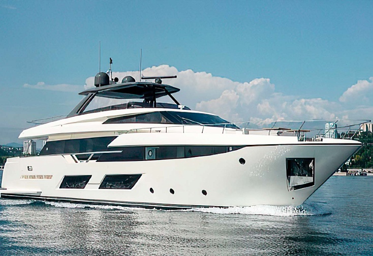 Ferretti 920